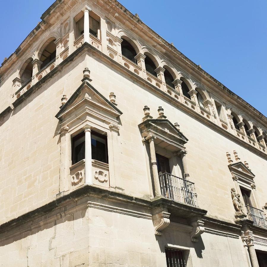 Apartamentos Tres Llaves Palacio De Vela De Los Cobos Úbeda Екстериор снимка