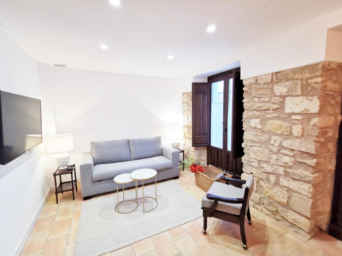 Apartamentos Tres Llaves Palacio De Vela De Los Cobos Úbeda Екстериор снимка